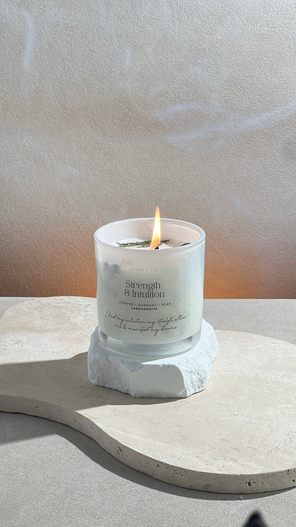 Strength & Intuition / juniper • pear • cedar • currant - Devine FlameSI8