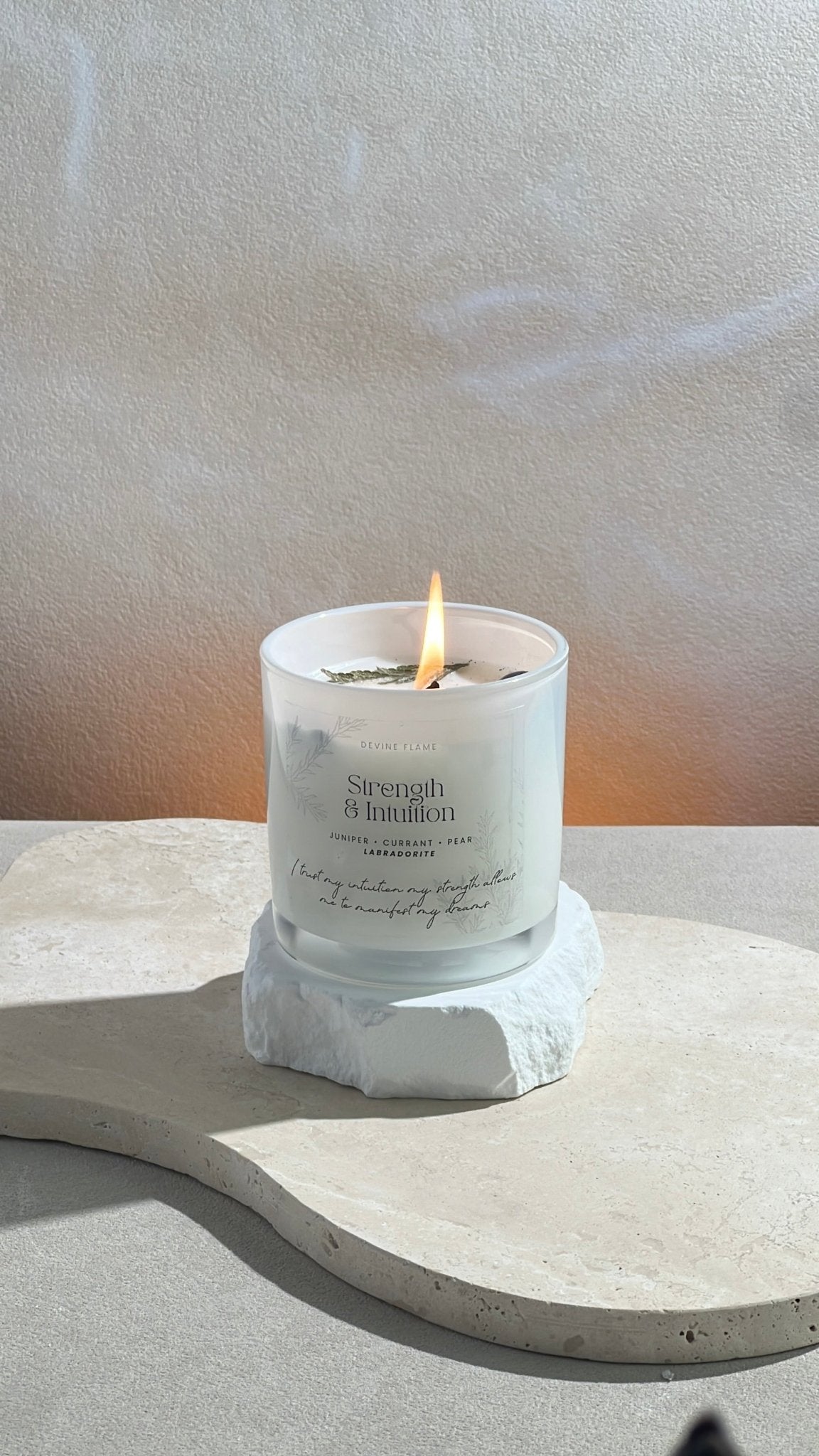 Strength & Intuition / juniper • pear • cedar • currant - Devine FlameSI8